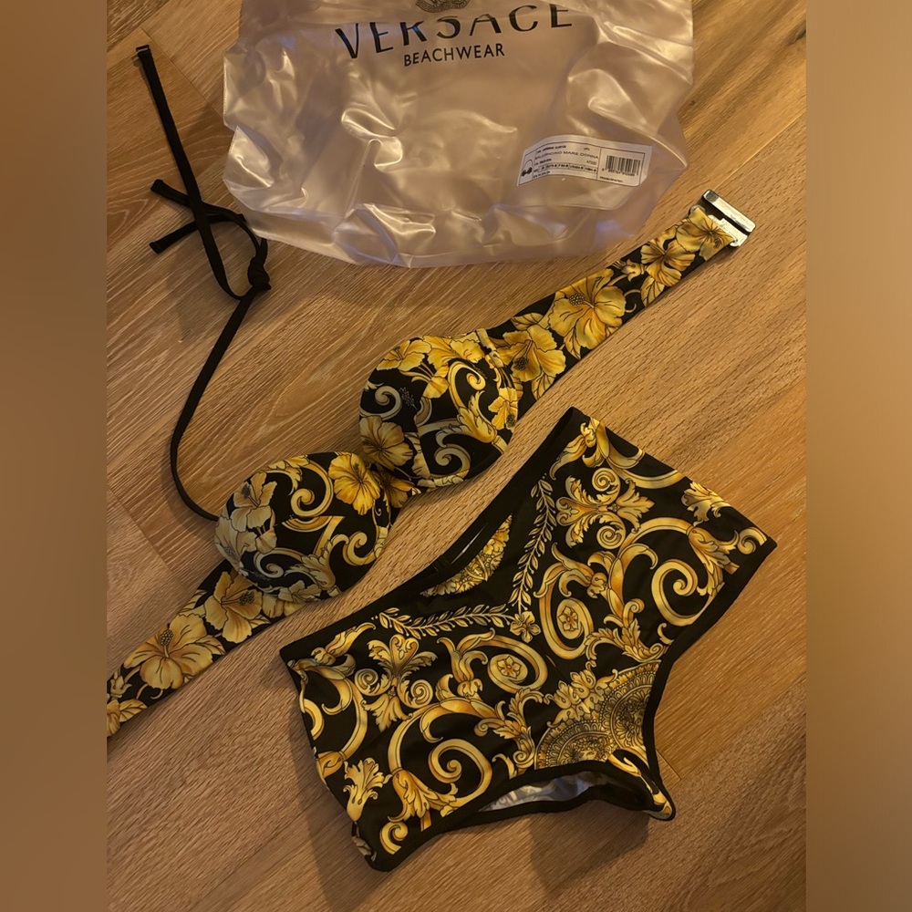 Versace Collection Black and Gold shorts Swimwear Floral design ⚜️